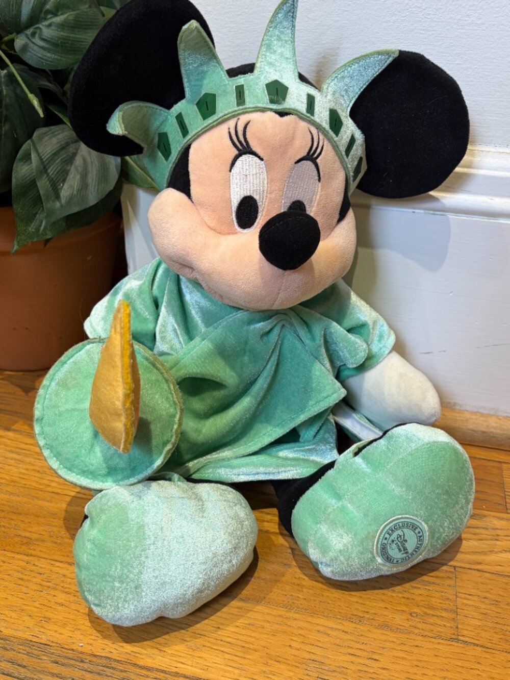 Disney Store Minnie Mouse Statue of Liberty Plush 19"
